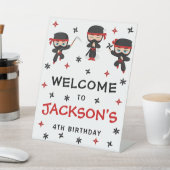 Schattige Ninja Karate Verjaardagsjongen Welkomstb Reclamebord Met Voetstuk (Insitu)