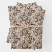 schattige oester schept parels getild inpakpapier vel (In situ)