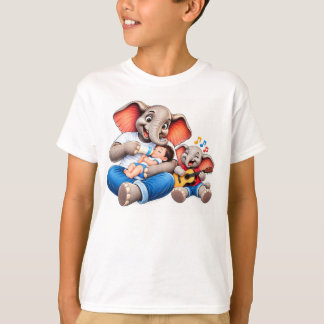 schattige olifantenfamilie voert baby en speelt gi t-shirt