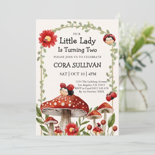 Schattige onze kleine lieveheersbeestje verjaardag kaart (Staand voorkant)