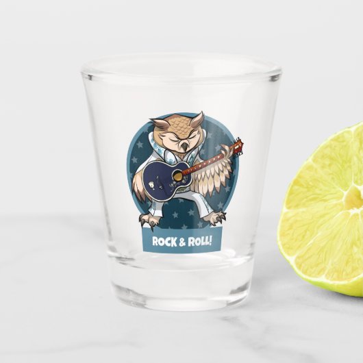 Schattige Owl Rock & Roll Cartoon zangeres met git Shot Glas (Voorkant)