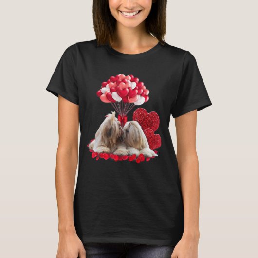 Schattige paar shih tzu Valentijnsdag hond houdt v T-shirt (Voorkant)