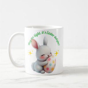 Schattige Paashaas die een Kleurrijk Ei Knuffelt Koffiemok