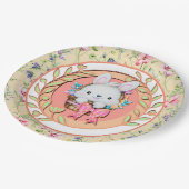 Schattige paashaas zitten in de mand papieren bordje (Gekanteld)