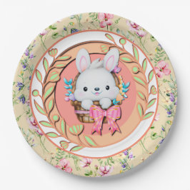 Schattige paashaas zitten in de mand papieren bordje