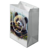 Schattige panda beer die bamboe eet medium cadeauzakje (Achterkant Gekanteld)