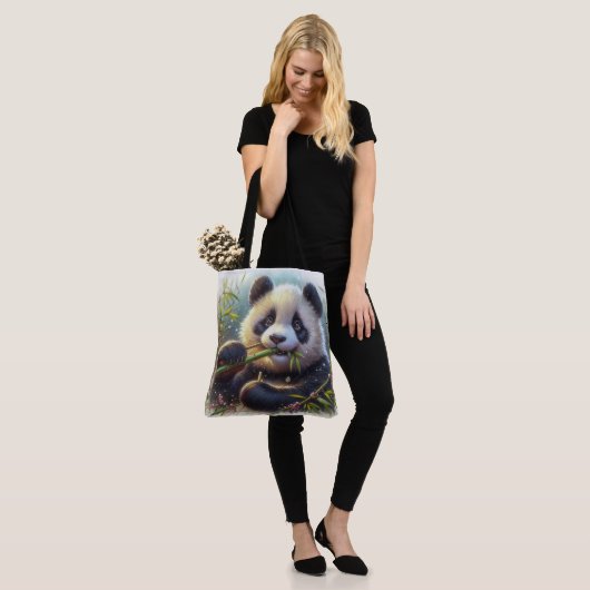 Schattige Panda Beer Eten Bamboe Tote Bag (Op model)