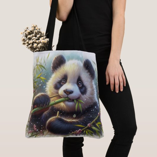 Schattige Panda Beer Eten Bamboe Tote Bag (Dichtbij)