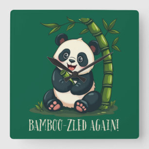 Schattige panda die bamboe omhelst, leuke cartoon vierkante klok