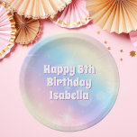 Schattige Pastel Regenboog Sparkle Kids Verjaardag Papieren Bordje<br><div class="desc">Vier de verjaardag van je kleine meisje met deze  pastel regenboog sparkle party papier borden met mooie witte letters met paarse schaduw voor de naam van je kind. Dit magische decor illustreert de betovering van de kindertijd.</div>