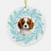 Schattige Pastelblauwe Cavalier | Op Maat Gemaakte Keramisch Ornament (Voorkant)