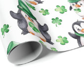 Schattige Penguin Green Pet Shamrock St. Patrick's Cadeaupapier (Rol Hoek)