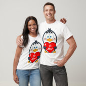 Schattige Penguin Holding Be Mine Heart T-shirt (Unisex)