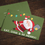 Schattige Pickleball Santa Green Christmas Feestdagenkaart<br><div class="desc">Schattigee jolly platte kerstvakantie kaart met een Pickleball twist - swingende graphic Santa met een bal en peddel,  klaar voor een uitdaging. Alle tekstelementen volledig aanpasbaar. Contact voor hulp bij het personaliseren of aanpassen aan uw individuele wensen. Prettige feestdagen</div>