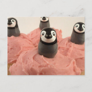 Schattige pinguïn Cupcake bovenaan Briefkaart