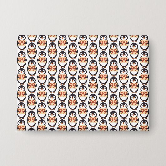 Schattige pinguïn die een bord vasthoudt met het n button (Voorkant)