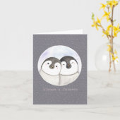 Schattige pinguïn koppel lachend Jubileum Valentij Kaart (Gele Bloem)