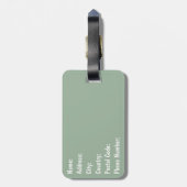 Schattige pinguïn met kerstcadeaus in de sneeuwval bagagelabel (Achterkant verticaal)