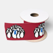 Schattige Pinguïnfamilie op Kerstrood Satijnen Lint (Spoel)