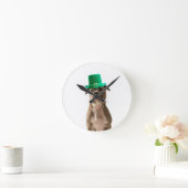 Schattige Pit Bull Dog Pet St. Patrick's Day Ronde Klok (Huis)