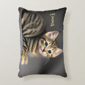 Schattige pluizig tabby kitten, personaliseerbaar accent kussen (Voorkant(Verticaal))