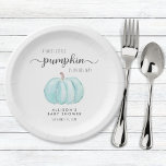 Schattige pompoen Waterverf jongen Baby shower Papieren Bordje<br><div class="desc">Schattigee papieren borden voor je babyjongensdouche met "A Sweet Little Pumpkin Is On His Way" in eenvoudige grijze typografie en een stijlvol script,  en een pastelblauwe waterverf van een pompoen.</div>