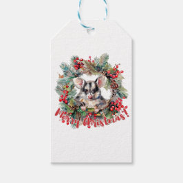 Schattige possum in bessen. vrolijk kerstfeest cadeaulabel