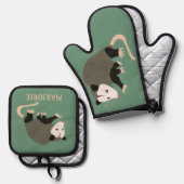 Schattige Possum op Groen Gepersonaliseerd Ovenwant & Pannenlap Set (Voorkant / Achterkant)