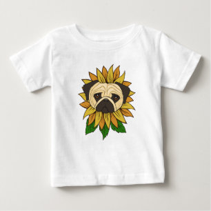 Schattige Pug-hond in een zonnebloem