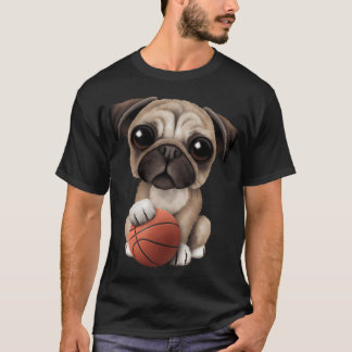 Schattige Pug Puppies Hond Speelt Met Basketbal T-shirt