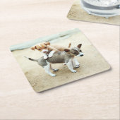 Schattige Puppies die op strand spelen Kartonnen Onderzetters (Schuin)