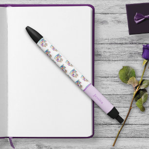 Schattige puppy hond zittend op boeken en bloemen  zwarte inkt pen