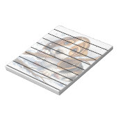 Schattige puppy met een besneeuwde stok notitieblok (Linkerzijde)