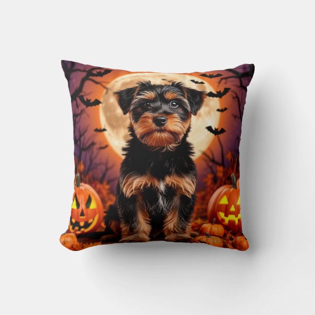Schattige puppy met Halloween achtergrond Kussen (Voorkant)