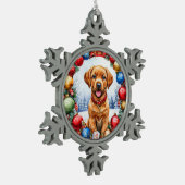 Schattige puppy omringd door kerstversieringen tin sneeuwvlok ornament (Links)