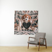 Schattige puppy pluche zwangerschapsaankondiging wandkleed (In situ)