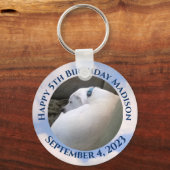 Schattige puppyhond slaapt blauwe lucht 5e verjaar sleutelhanger (Voorkant)