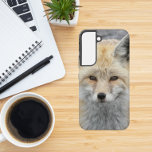 Schattige Red Fox Wildlife Foto Samsung Galaxy Hoesje<br><div class="desc">Bescherm uw Samsung Galaxy S22-telefoon met deze trendy telefoonhoes met het foto-afbeelding van een schattige rode vos met puntige oren en snuit. Selecteer de stijl van je telefoon. Voor andere telefoonmerken moet u het hoesje aanpassen om het afbeelding aan de randen van de sjabloon van het ontwerp te vullen.</div>