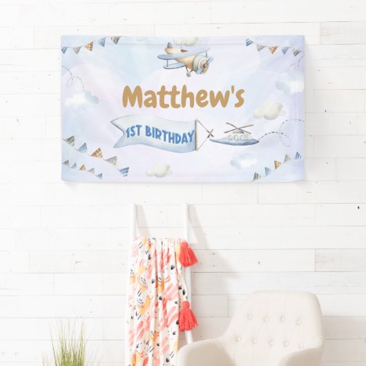 Schattige Retro Blue Vliegtuig 1e Verjaardag Spandoek (Insitu)