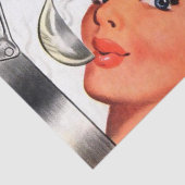 schattige retro  ontkoppelde dame koken tissuepapier (Detail)