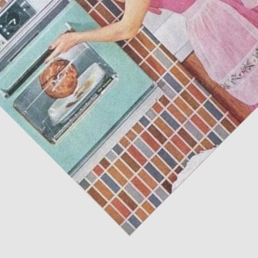 schattige retro  ontkoppelde dame koken tissuepapier (Detail)