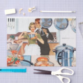 schattige retro ontkoppelde dame koken tissuepapier (Craft)