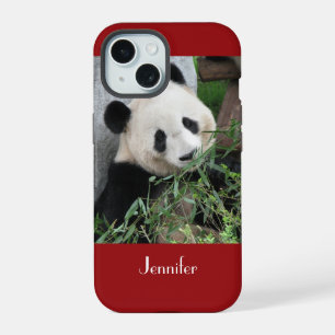 Schattige Reuzenpanda Donkerrode Achtergrond, Naam iPhone 15 Hoesje