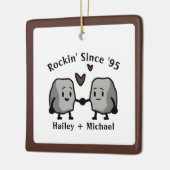 Schattige Rock Pun Pas getrouwd Paar Bruiloft Jubi Keramisch Ornament (Links)