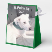 Schattige rode hond met een groene kraag bedankdoosjes (Achterkant)