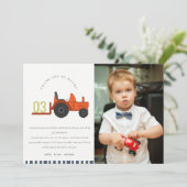 Schattige rode roestige boerentractor Kinderen Fot Bedankkaart (Staand voorkant)