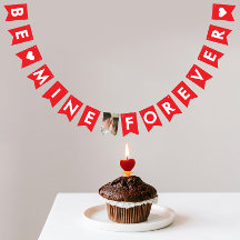 Schattige rood en wit liefde Verloving stel foto v