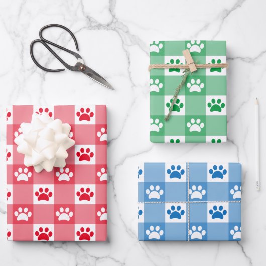 Schattige Rood Groen Blauw Gingham Paw Print Patro Inpakpapier Vel (Voorkant)