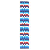 Schattige Rood Wit Blauw Chevrons Medium Tafellope Medium Tafelloper (Voorkant)