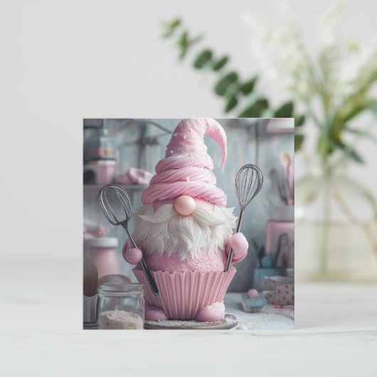 Schattige Roze Bakken Gnome Cupcake Feestdagenkaart (Staand voorkant)